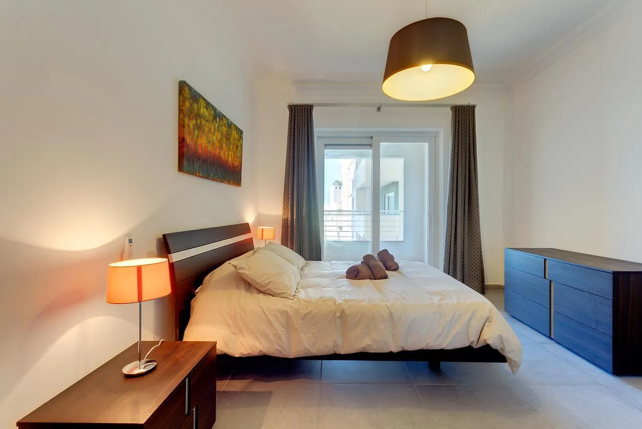 Seafront Apartment Sliema 0*,  Málta