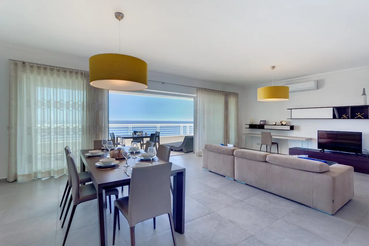 Seafront Apartment Sliema 0*,